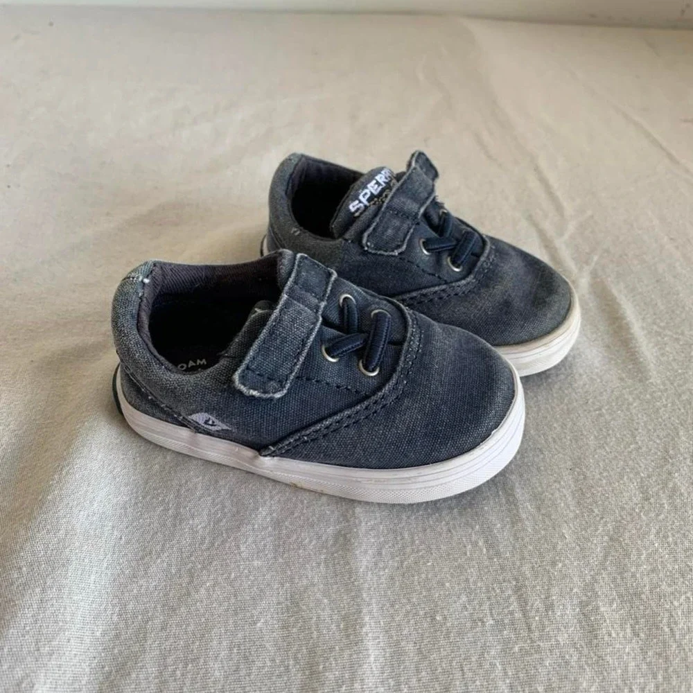 2 Pair Toddler Sneakers Sperry 2M and Nike Black 2C